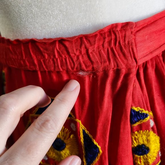 Vintage 1950's Indian Embroidered Mirrorwork Floral Skirt - Picture 9 of 15